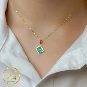 آویز گردنبند طلا مدل مکعب سواروسکی